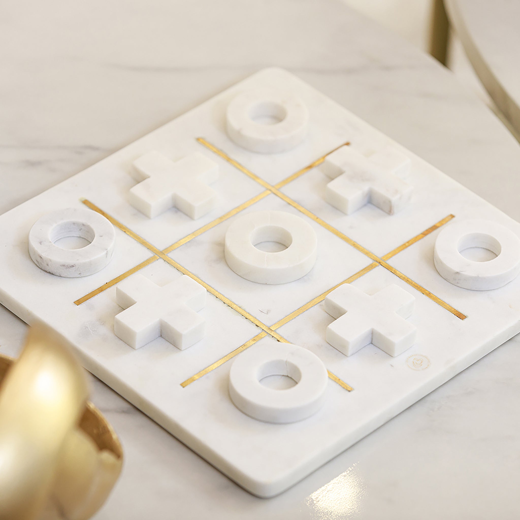 White Marble & Gold Noughts & Crosses Set Accessories