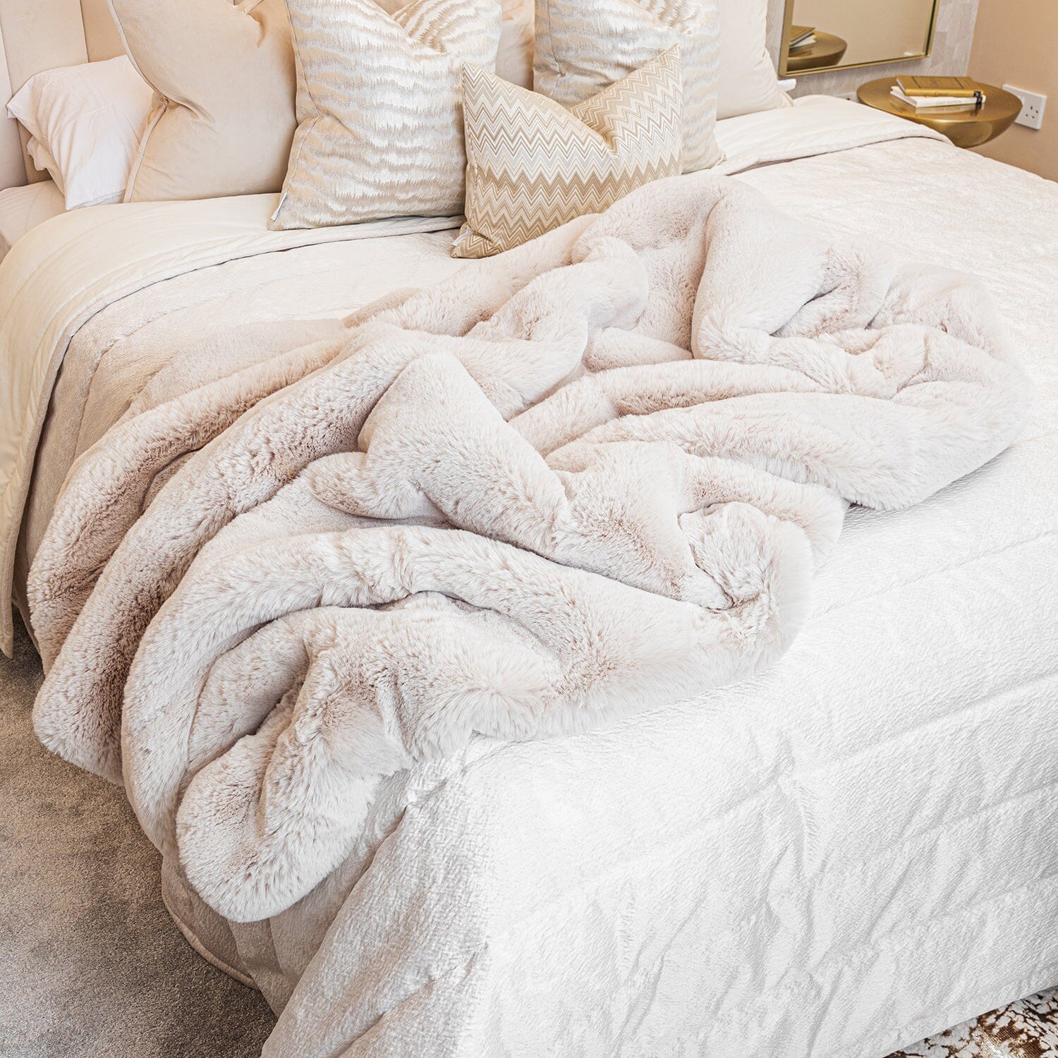 Lili Extra Thick Faux Fur Oatmeal Throw Throw 