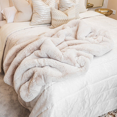 Lili Extra Thick Faux Fur Oatmeal Throw Throw 