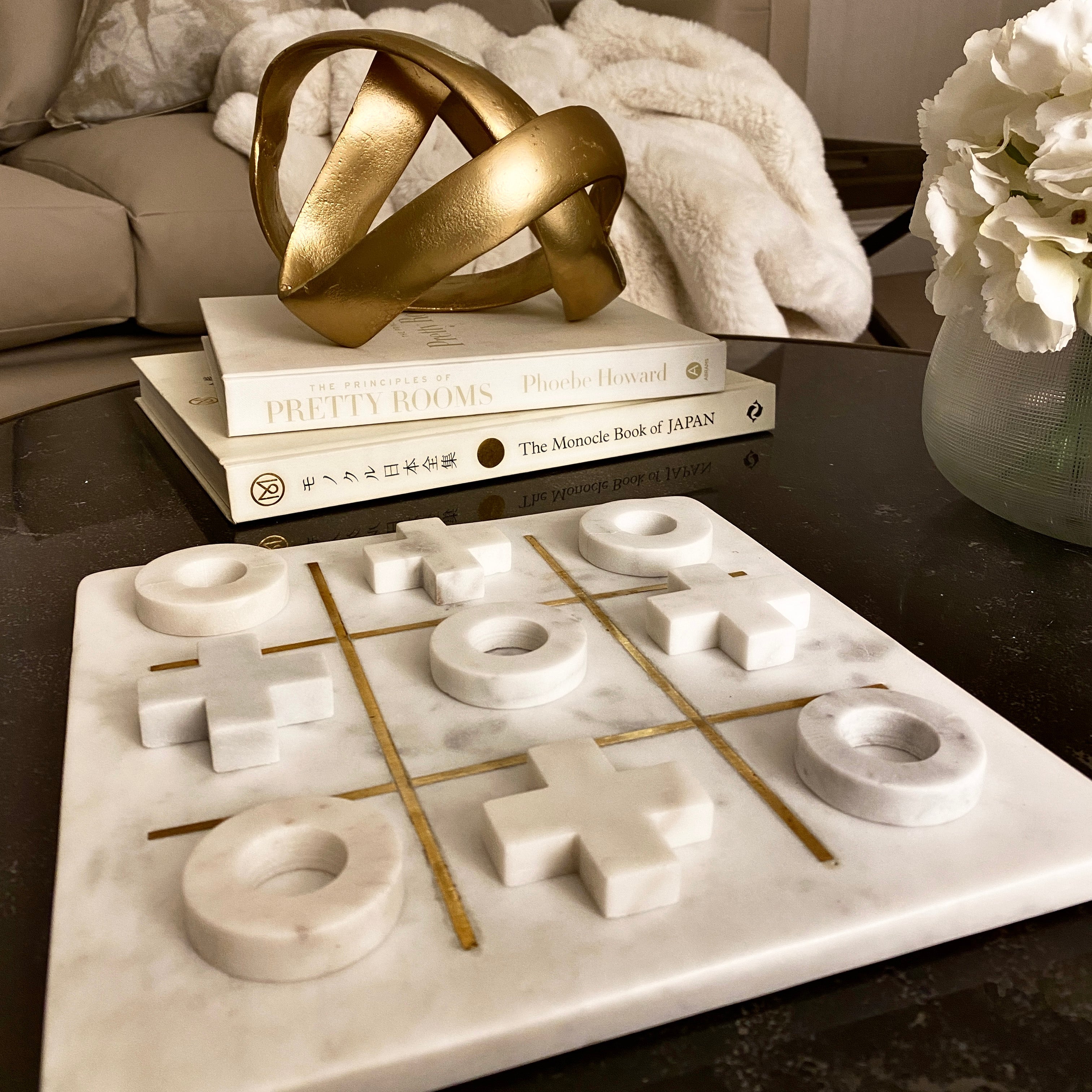 White Marble & Gold Noughts & Crosses Set Accessories 